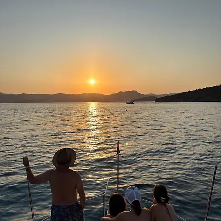 Kacamak Yachting 船上ホテル *