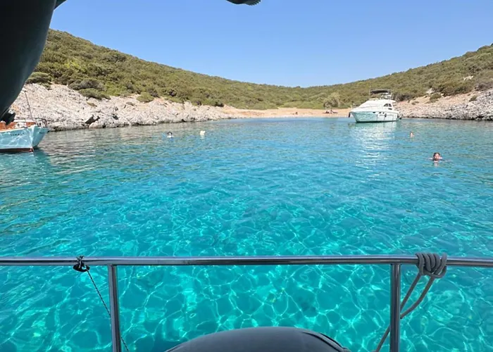 Botel Kacamak Yachting
