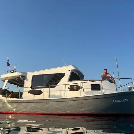 Hotel na wodzie Kacamak Yachting *