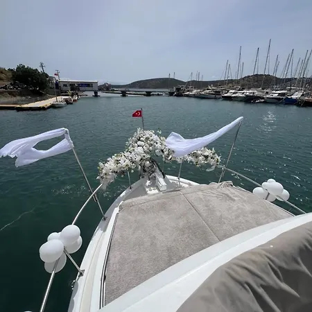 Kaçamak Yachting Botel *