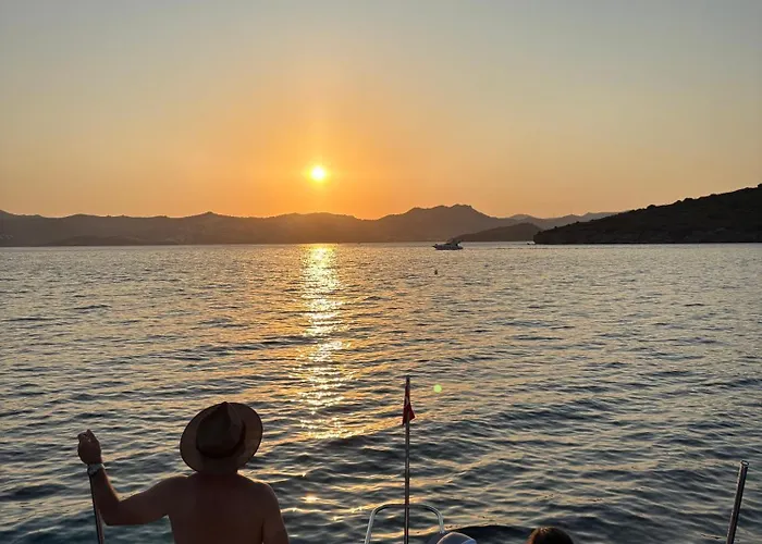 Kacamak Yachting Ботель *